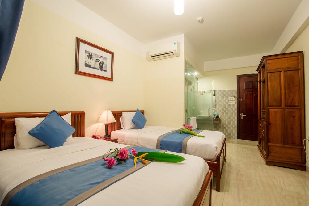 Prince Hotel Хойан Экстерьер фото