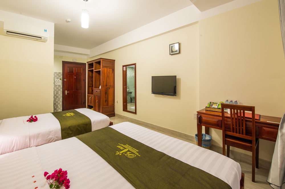Prince Hotel Хойан Экстерьер фото